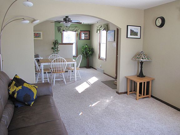 living room-->dining room