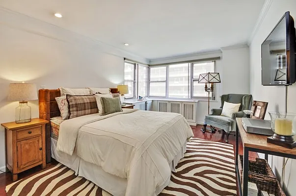 Sold by Corcoran | media 12
