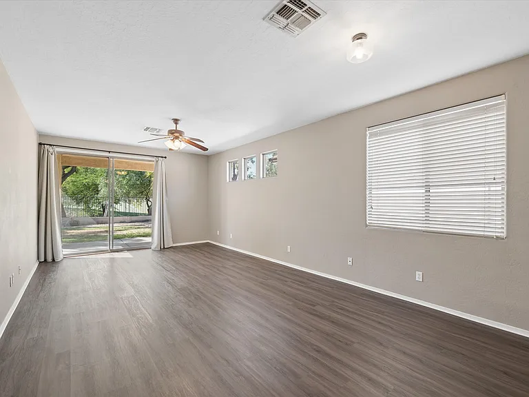 2519 E Fremont Rd — Photo 15