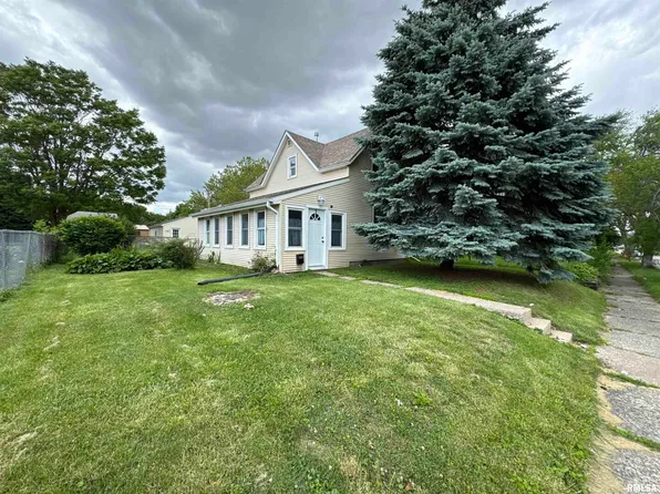 1845 2nd St, Moline, IL 61265