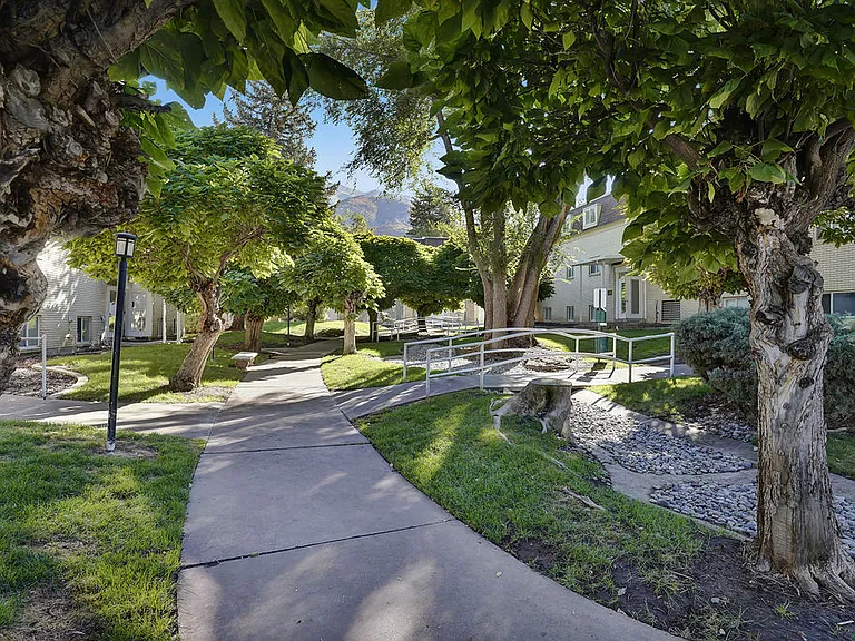 Arbor Cove Apartments — Photo 17