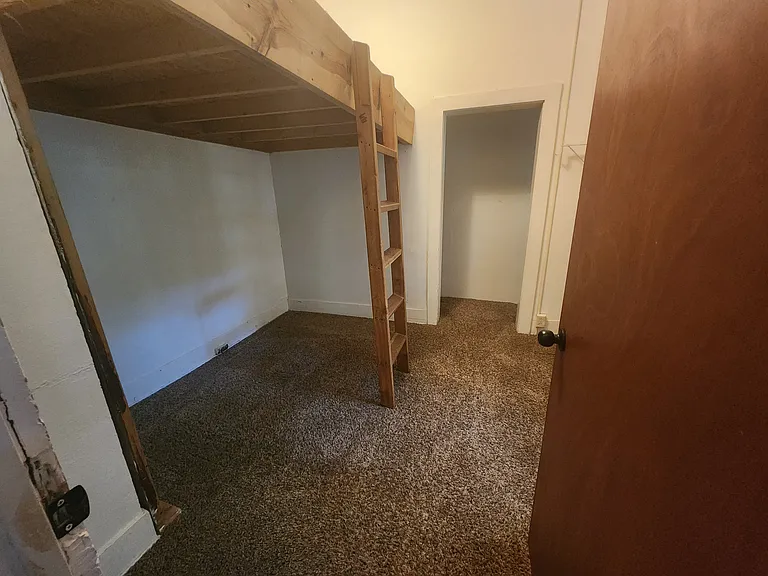 223 Broadway St — Photo 26