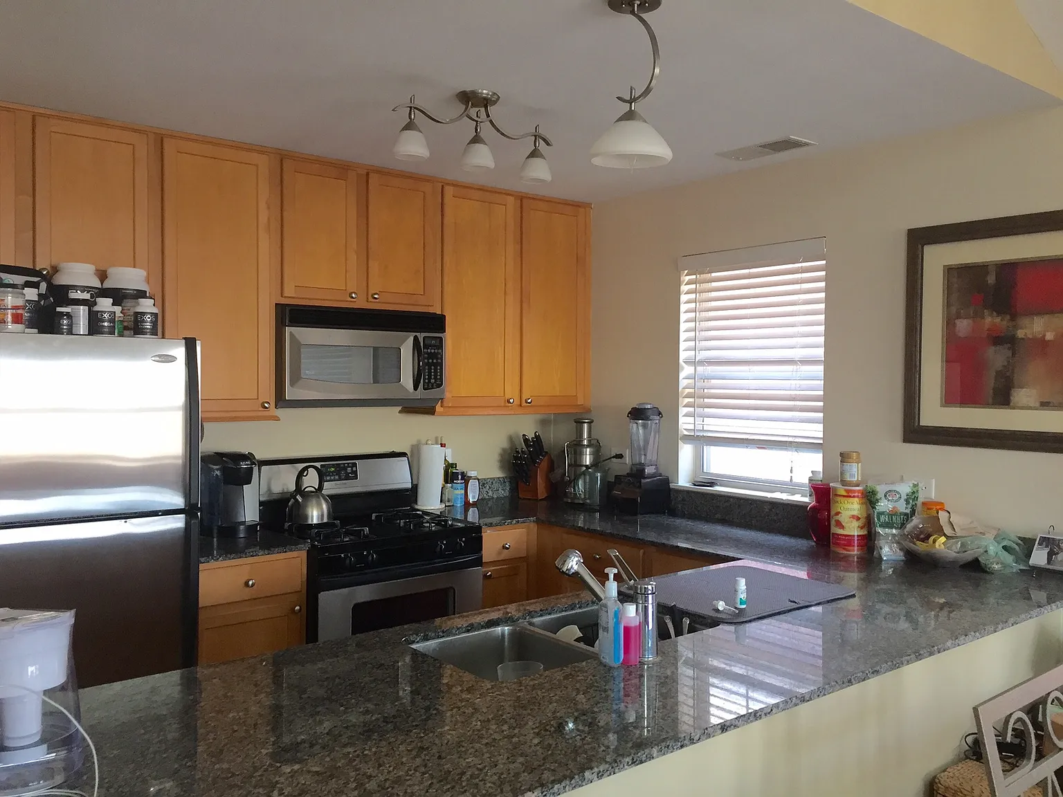 649 W Elm St — Photo 3