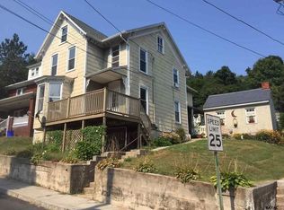 171 Hanover St #B, Glen Rock, PA 17327