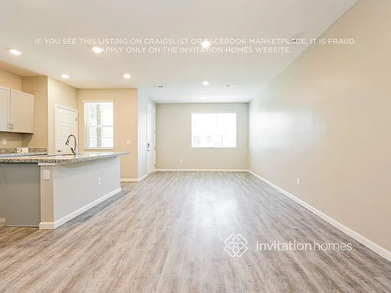1749 S Elk Way — Photo 7