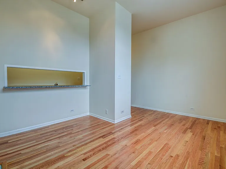 3257 N Sheffield Ave #306 — Photo 8