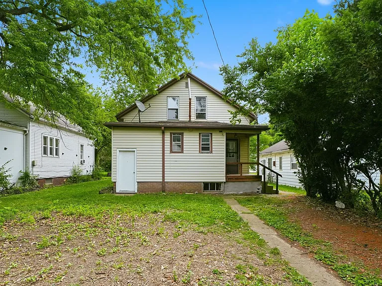 3034 Abbott St — Photo 9