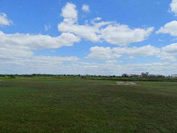 2nd image of 4015 1st St