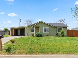 243 S Acacia St, Woodlake, CA 93286