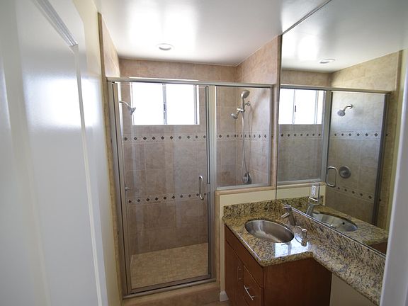 5th image of 302 N Catalina Ave APT 6