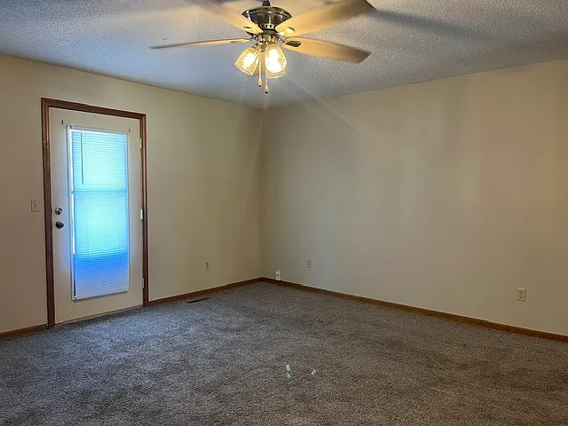 Greenbriar Apartments - 1205 B — Photo 3