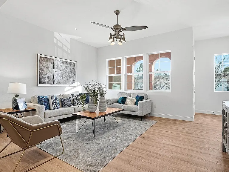 39861 Pelton Ter — Photo 12