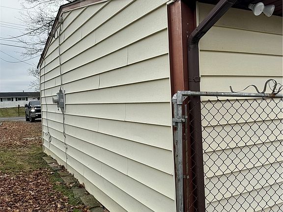 5th image of 3153 Polly Rd