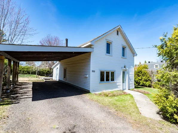 532 Almira St, Pembroke, ON K8A 3Z9