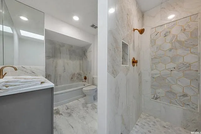 2478 S Glenmare St — Photo 9