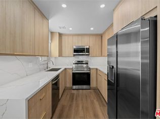 2449 N Beachwood Dr APT 9, Los Angeles, CA 90068