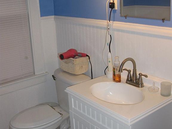 3rd image of 1033 Dorroll St NE