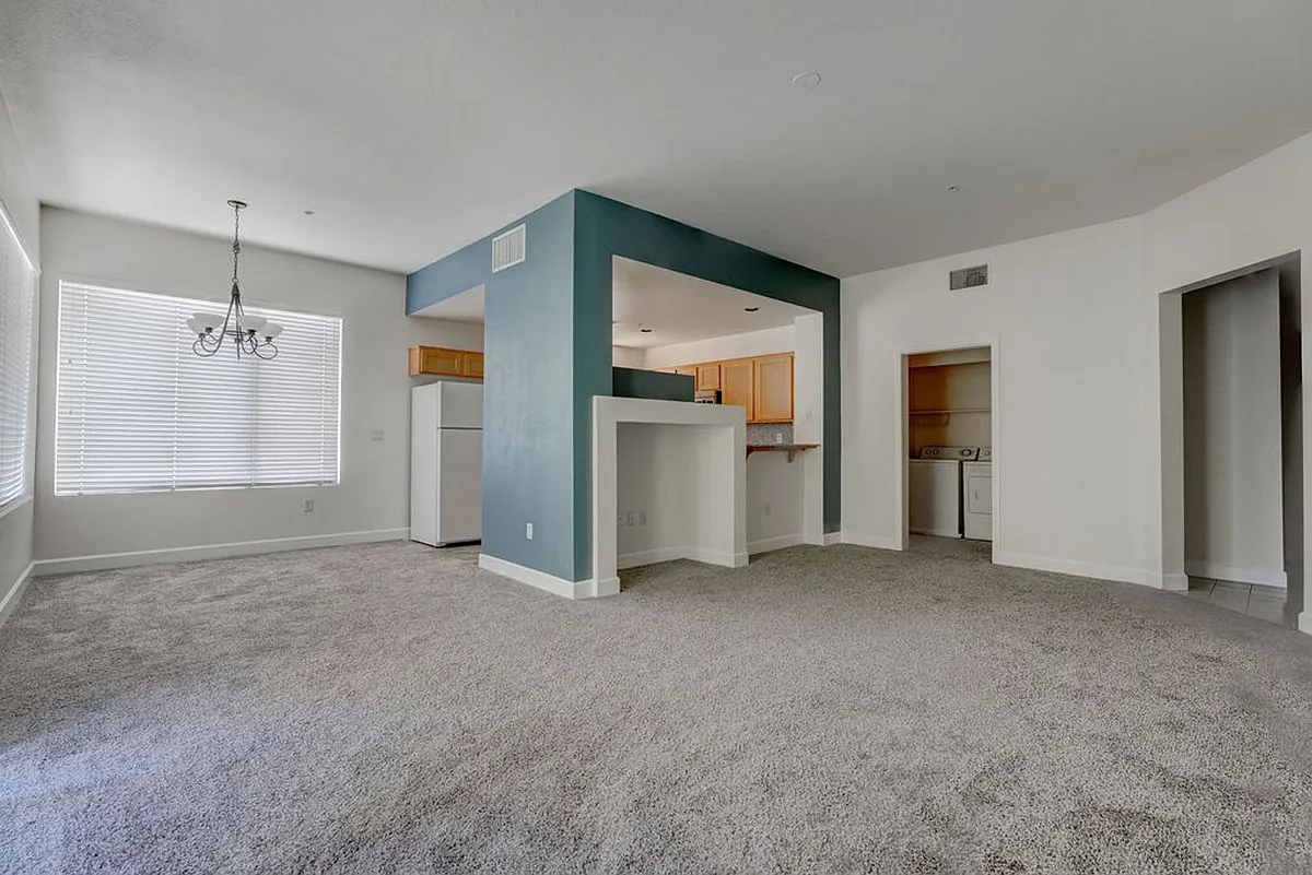 Building Photo - 59 E Agate Ave #403