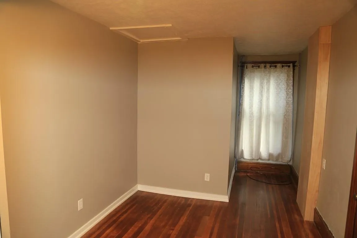 2 bed, 1000 sqft, $1,600 — Photo 2
