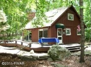 540 Lakeshore Dr, Lakeville, PA 18438