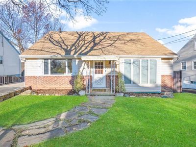 207 Bennett Avenue, Yonkers, NY, 10701