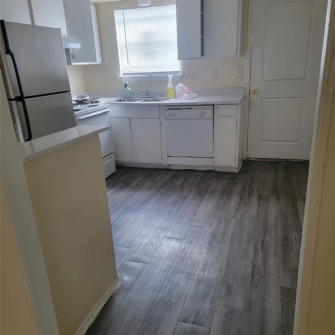 2 bed, 2.0 bath, 1015 sqft, $1,350 — Photo 3
