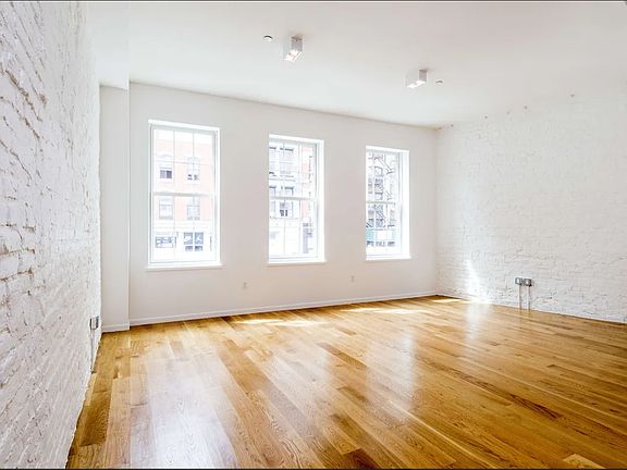 4th image of 323 Canal St Frnt 1