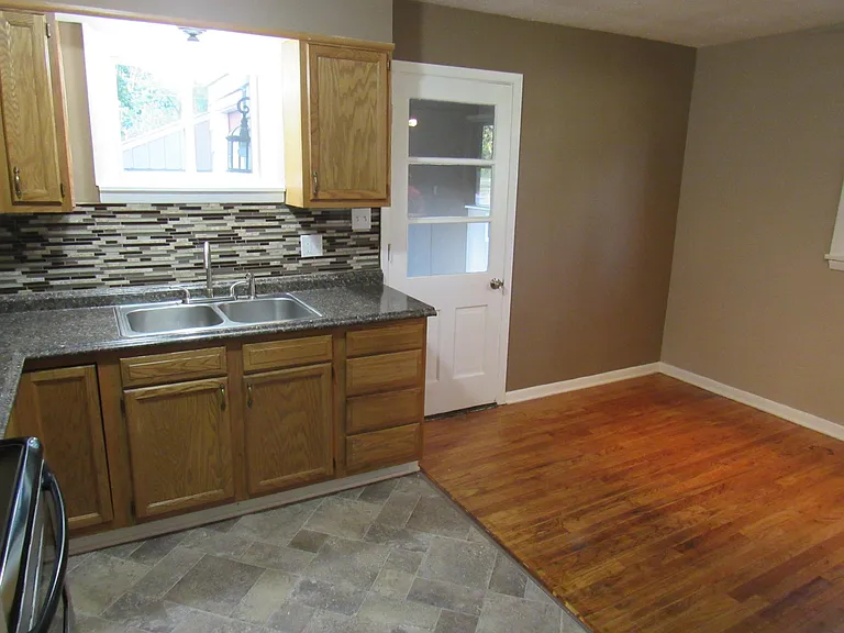 619 Mull Ave — Photo 17