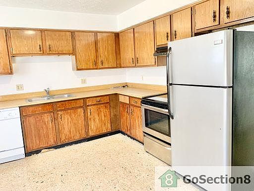 1st image of 243 Brunswick Dr APT B