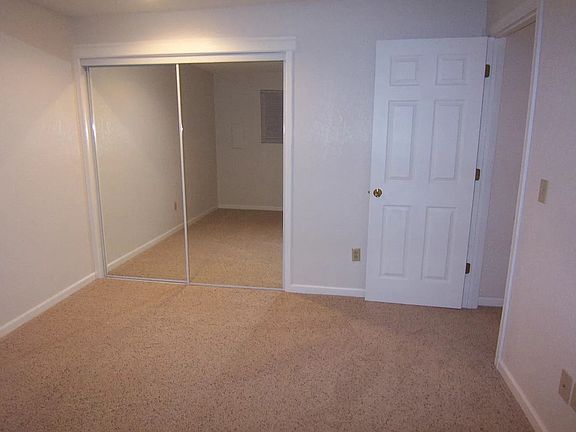 5th image of 2228 NE 197th Pl #3