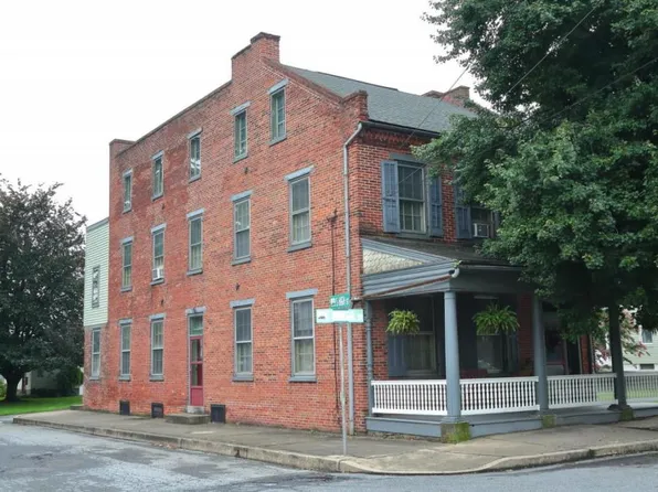 130 E Donegal St, Mount Joy, PA 17552