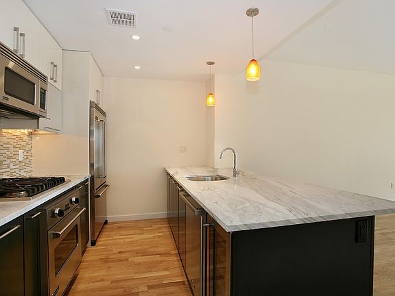 3rd image of 500 4th Ave APT 6B