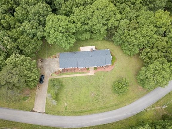 3rd image of 822 Hurricane Hills Dr