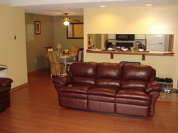 2nd image of 8633 Scenicview Dr #H-201