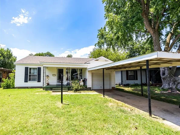 1614 S 20th St, Chickasha, OK 73018