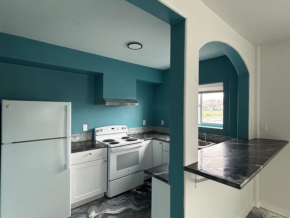 1st image of 530 Emerson Ave #5
