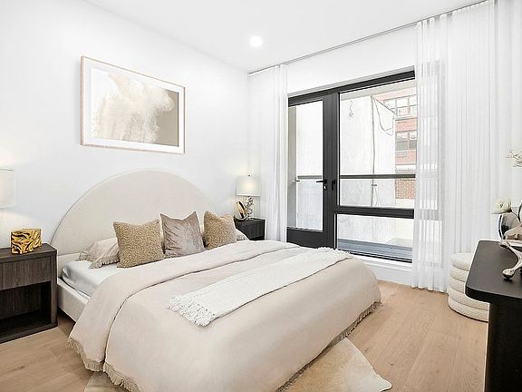 3rd image of 244 E 52nd St #3C