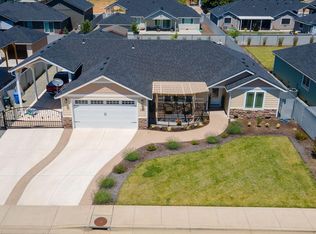 151 Cabernet Cir, Cave Junction, OR 97523