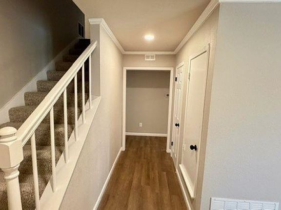 2nd image of 2013 Warwick Cir E