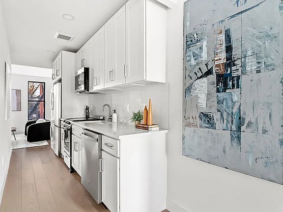 4th image of 484A 7th Ave #3