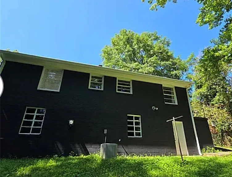 2863 Catalina Dr — Photo 15
