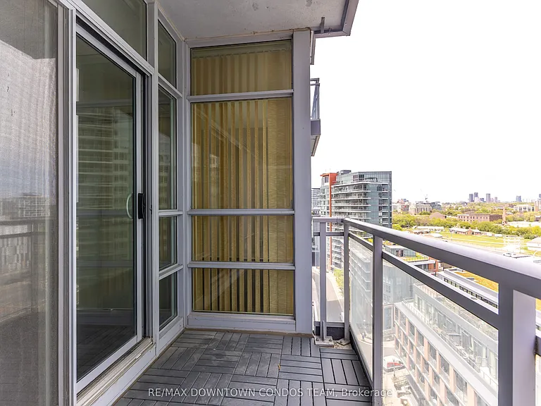 15 Bruyeres Mews #1311 — Photo 28