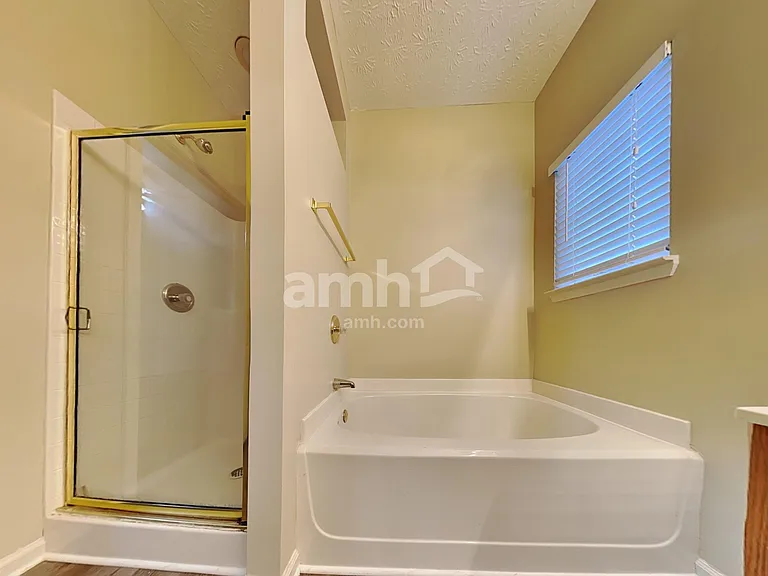501 Gables Ct — Photo 11