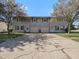 401 N Dianne Ln APT A, Mahomet, IL