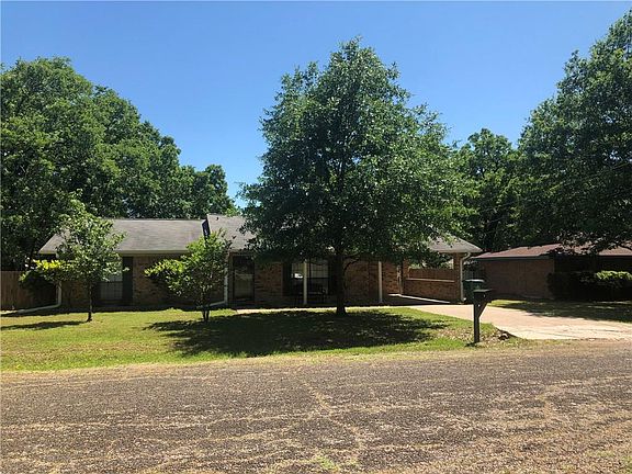 3rd image of 585 Sherwood Ln