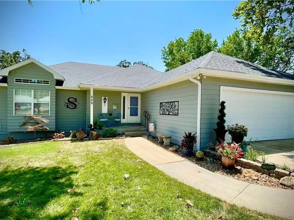 529 S Prewitt St, Nevada, MO 64772