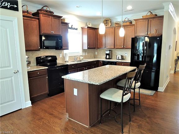 5th image of 711 Nellie Gray Pl