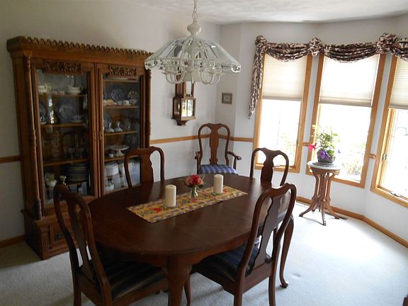 5th image of 1171 Brook Hill Close