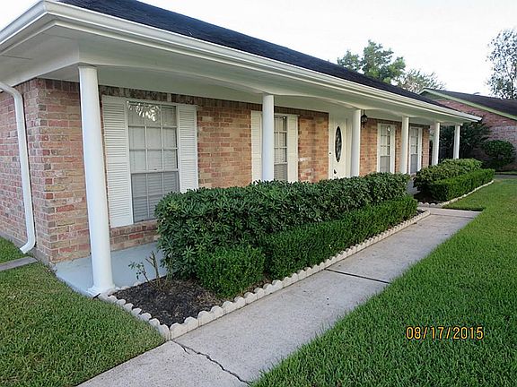 2nd image of 15211 Ridingwood Dr