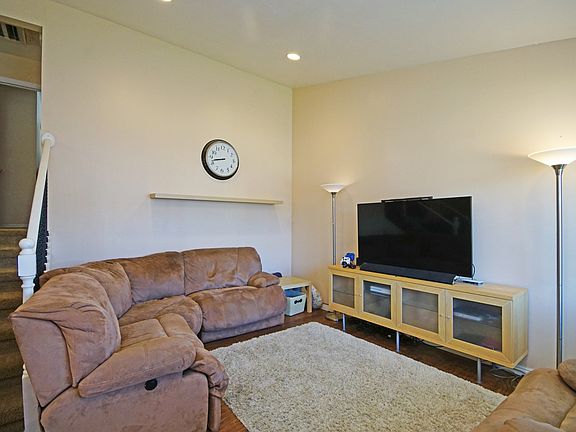 4th image of 71 W Emerald Isle Ln
